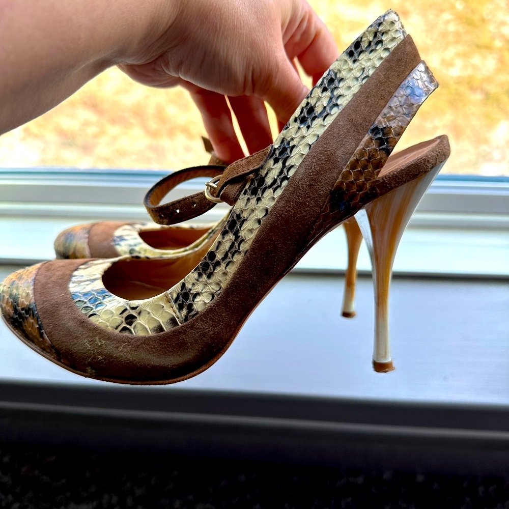 Latitude Femme. Snakeskin and suede. Made in Italy. Size 36.5 (US 6)
